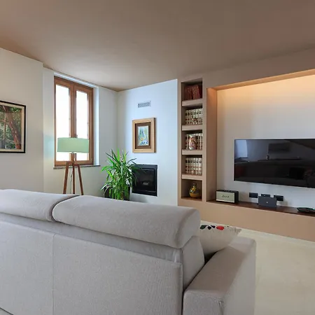 Arona Cottage *