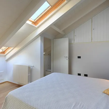 Arona Cottage *