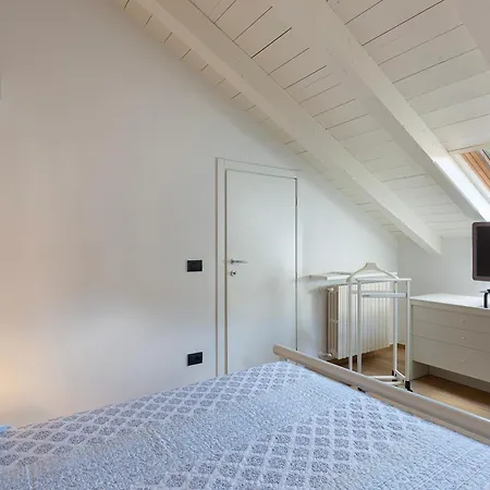 Вилла Arona Cottage *